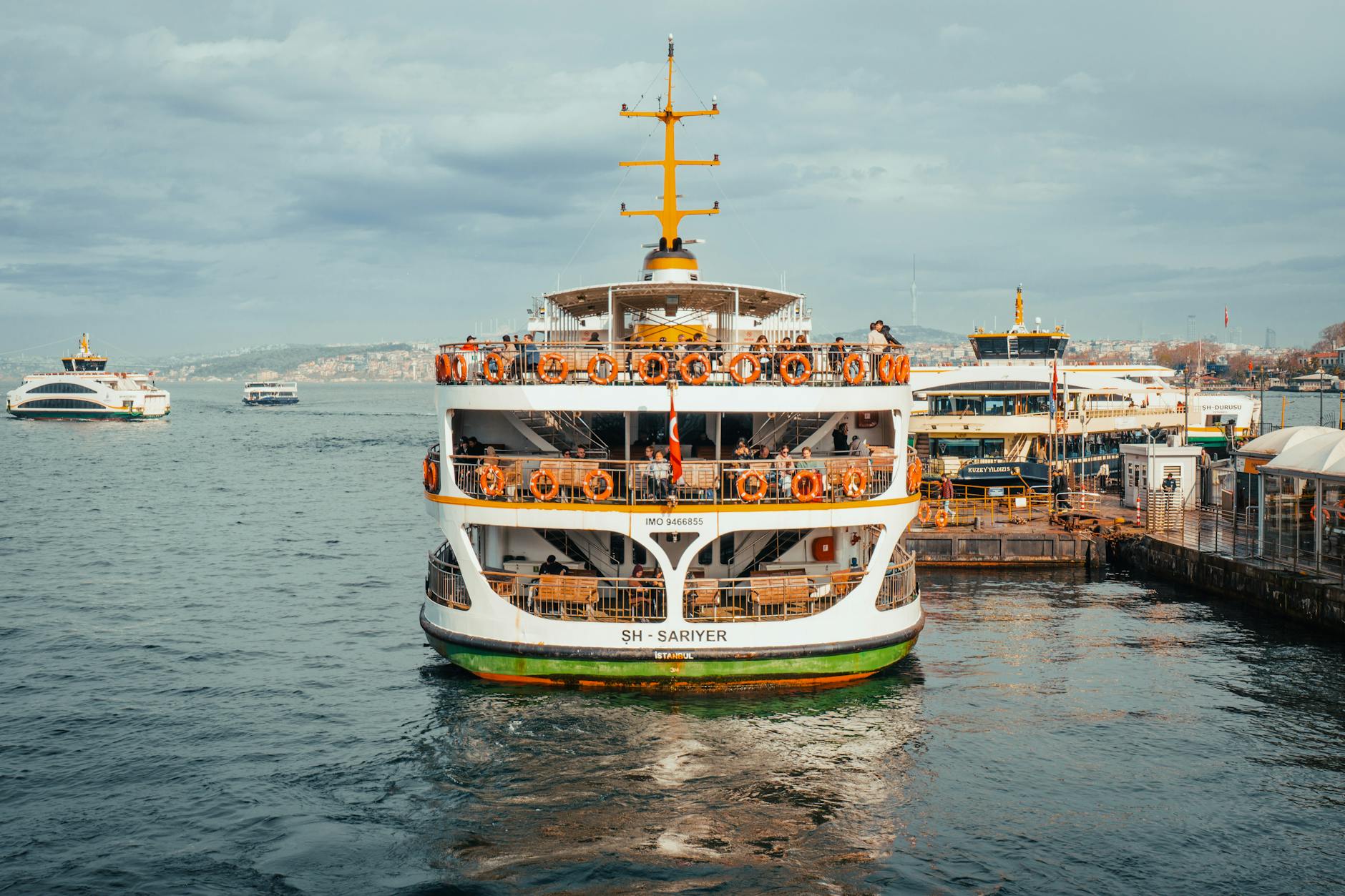 보스포루스 북쪽 사리예르와 예니쾨이 해안의 목조 저택 산책 코스와 페리 이용법